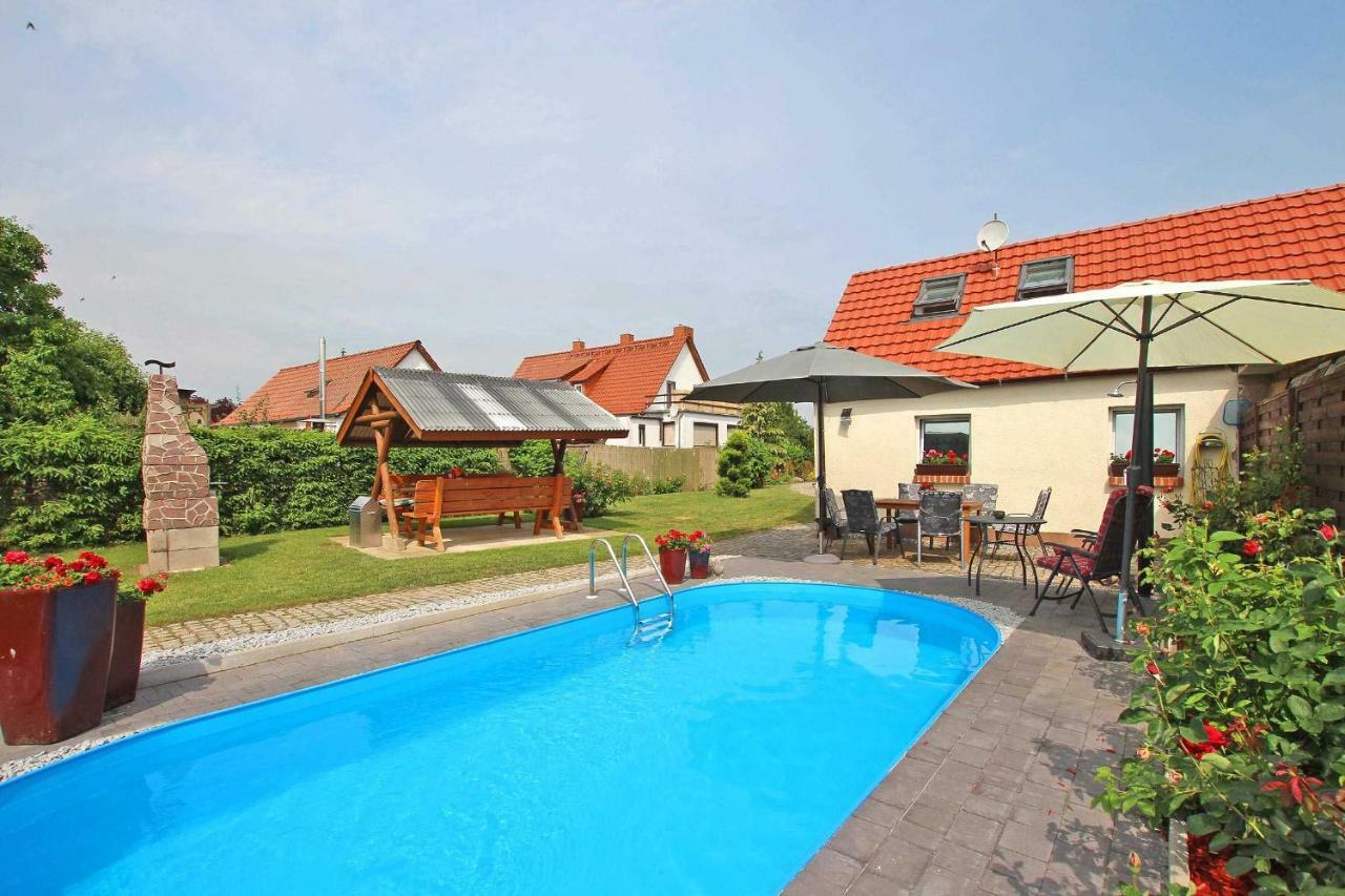 Ferienhauser Mit Pool Kummerow Schw 1010 Luaran gambar